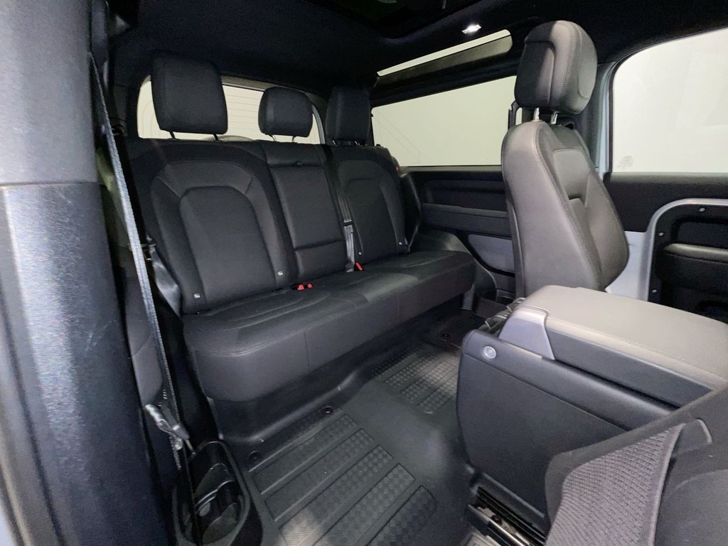 Used Land Rover Defender 2022 for sale - 77110447: Photo 16