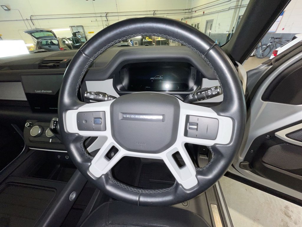 Used Land Rover Defender 2022 for sale - 77110447: Photo 3
