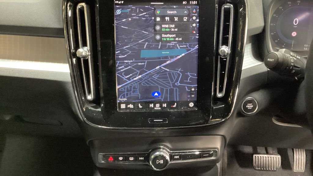 Used Volvo XC40 2023 for sale - 76910320: Photo 11