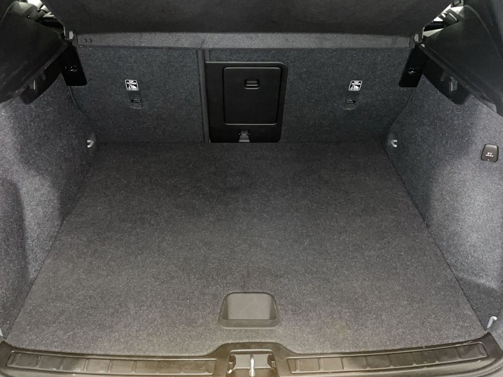 Used Volvo XC40 2023 for sale - 76910320: Photo 13