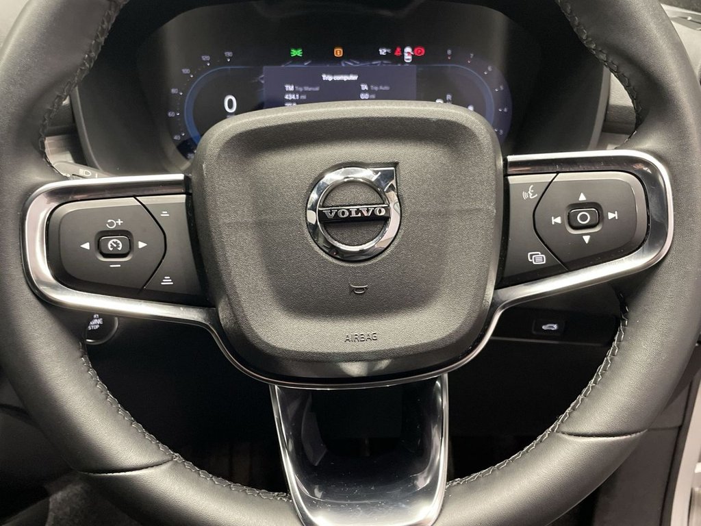 Used Volvo XC40 2023 for sale - 76910320: Photo 21