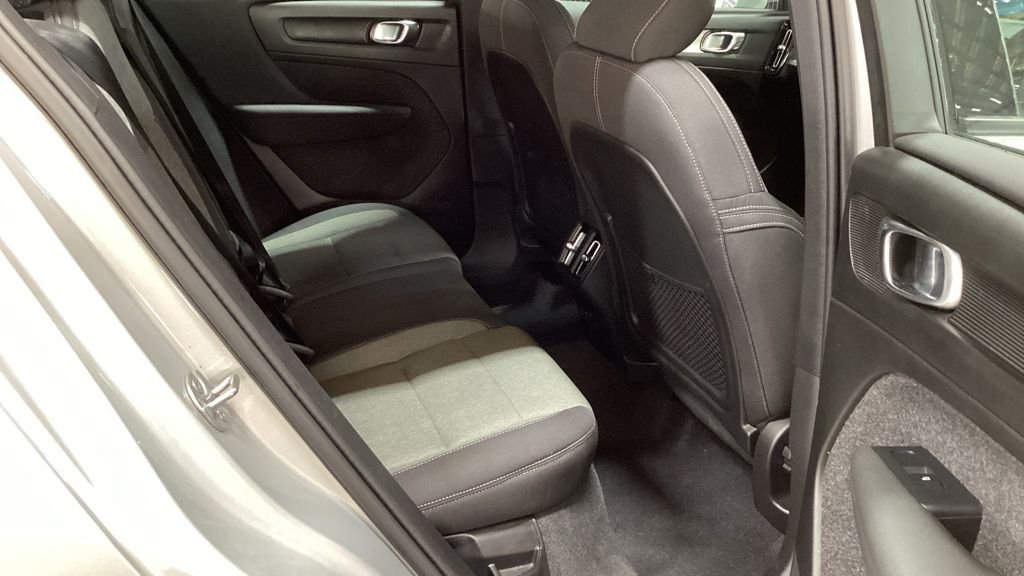 Used Volvo XC40 2023 for sale - 76910320: Photo 8