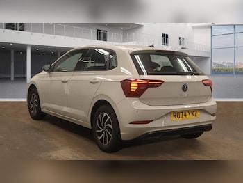 Used Volkswagen Polo 2024 for sale - 76410377: Photo
