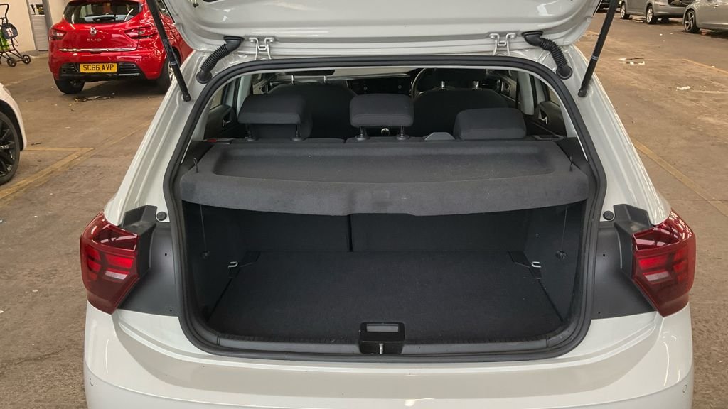 Used Volkswagen Polo 2024 for sale - 76410377: Photo 7