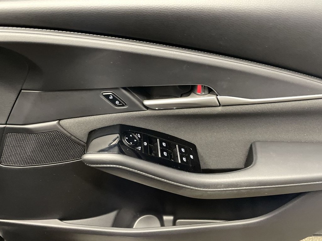 Used Mazda CX-30 2021 for sale - 76570537: Photo 25