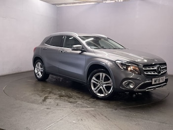 Used Mercedes-Benz GLA 2019 for sale - 76977437: Photo