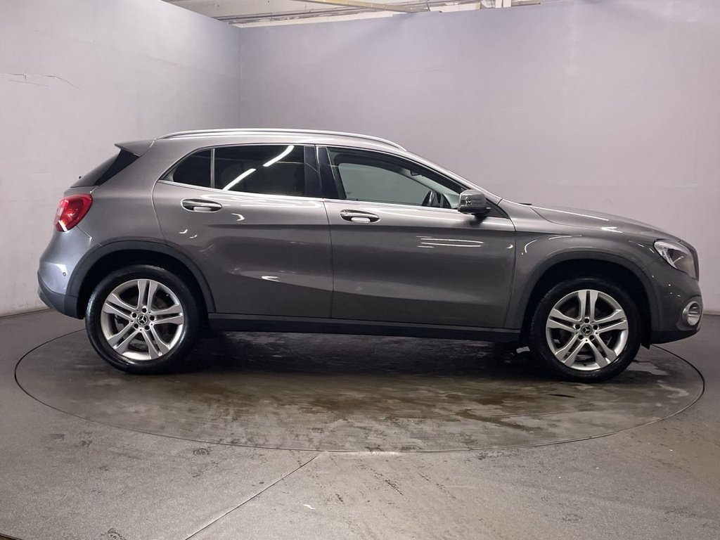 Used Mercedes-Benz GLA 2019 for sale - 76977437: Photo 9