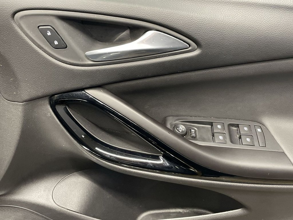 Used Vauxhall Astra 2018 for sale - 76536067: Photo 25