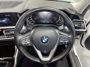 Used BMW 3 Series 2019 for sale - 76386021: Photo