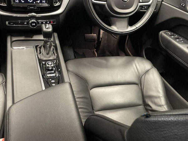 Used Volvo XC60 2018 for sale - 76154402: Photo 15