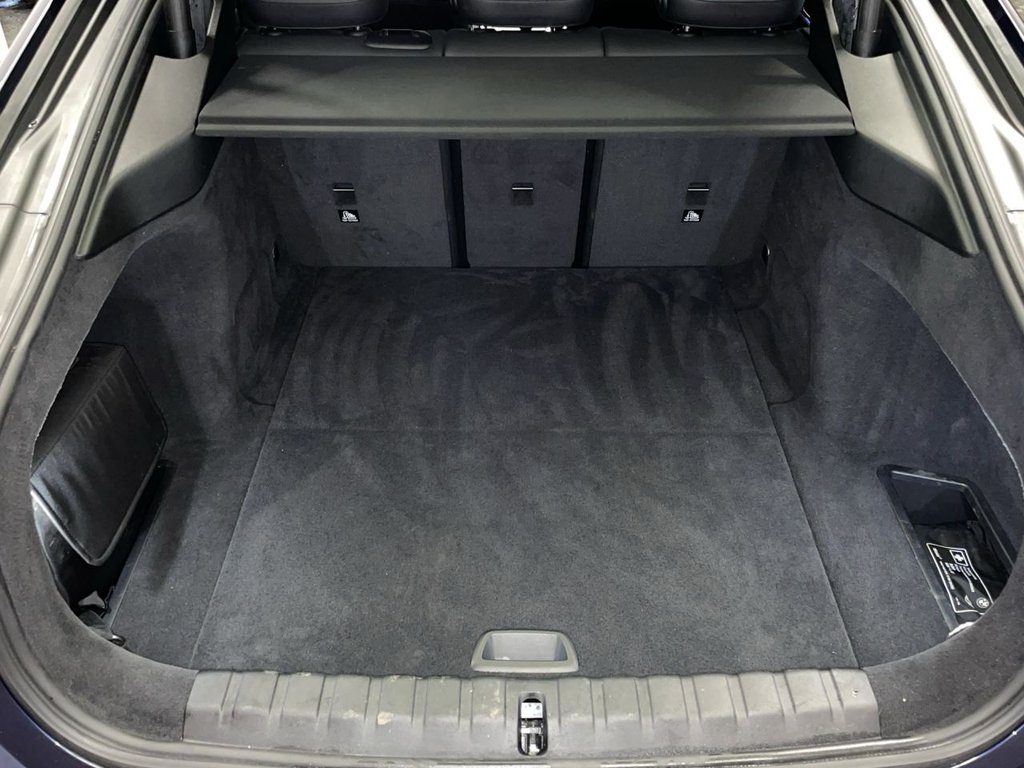 Used BMW i4 2022 for sale - 76642652: Photo 13