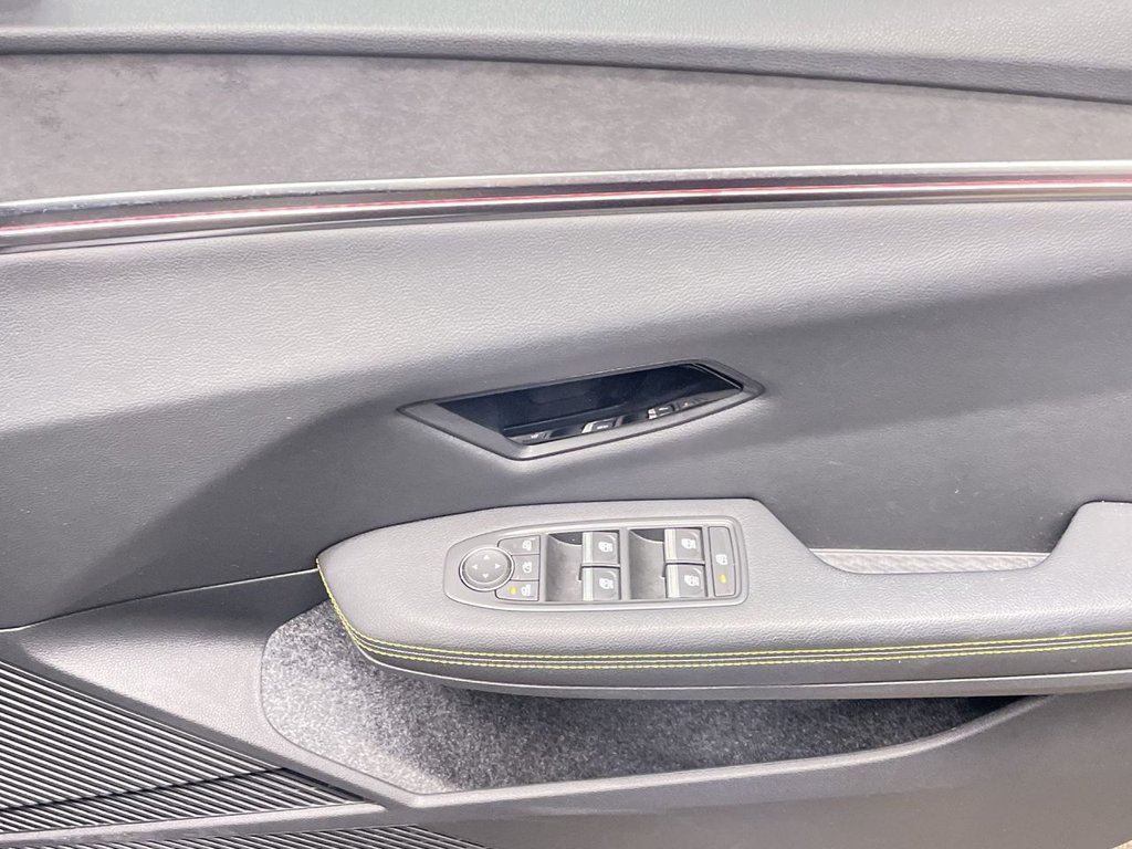 Used Renault Megane E Tech 2023 for sale - 77384279: Photo 25