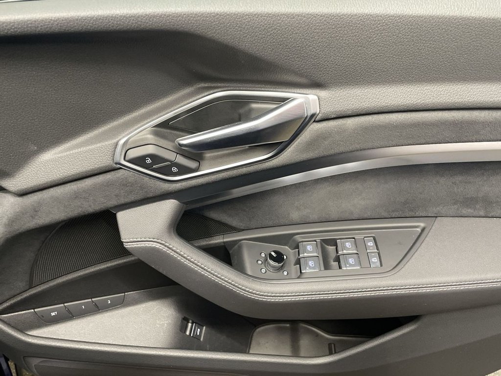 Used Audi e-tron 2022 for sale - 76386352: Photo 25