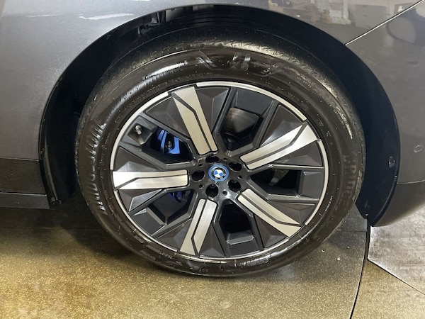 Used BMW iX 2022 for sale - 76250125: Photo 12
