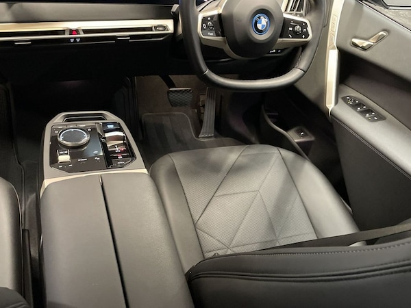 Used BMW iX 2022 for sale - 76250125: Photo 15