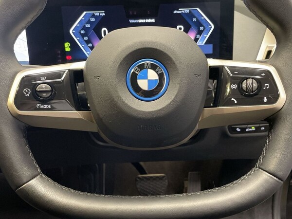 Used BMW iX 2022 for sale - 76250125: Photo 22