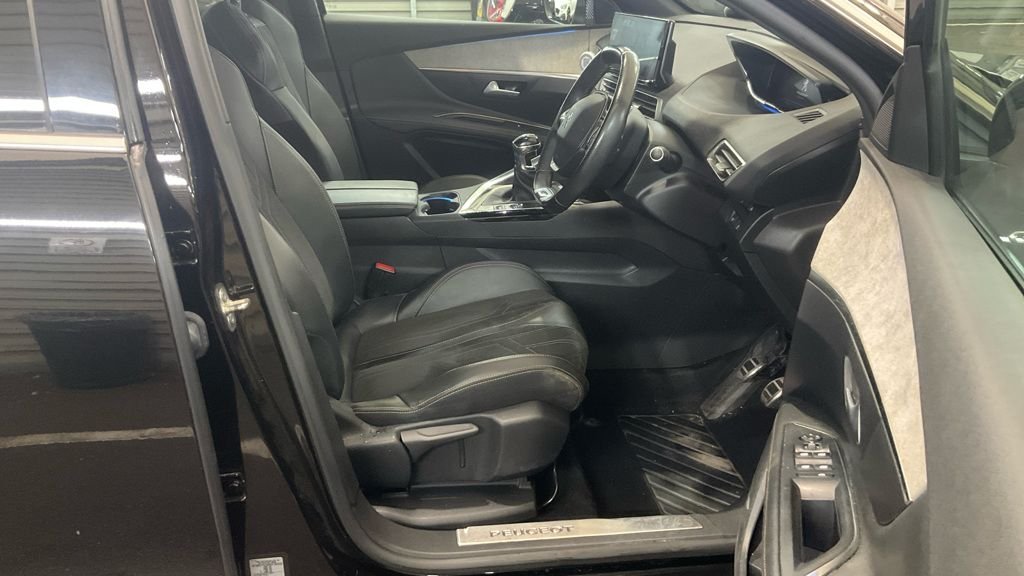 Used Peugeot 3008 2021 for sale - 76410393: Photo 9