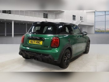 Used MINI Hatch 2021 for sale - 76950704: Photo