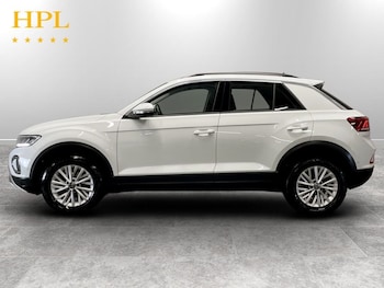 Used Volkswagen T-Roc 2023 for sale - 78563277: Photo