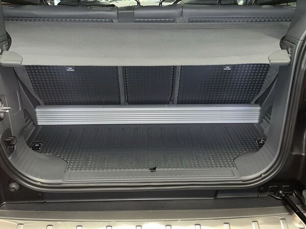 Used Land Rover Defender 90 2021 for sale - 76202920: Photo 13