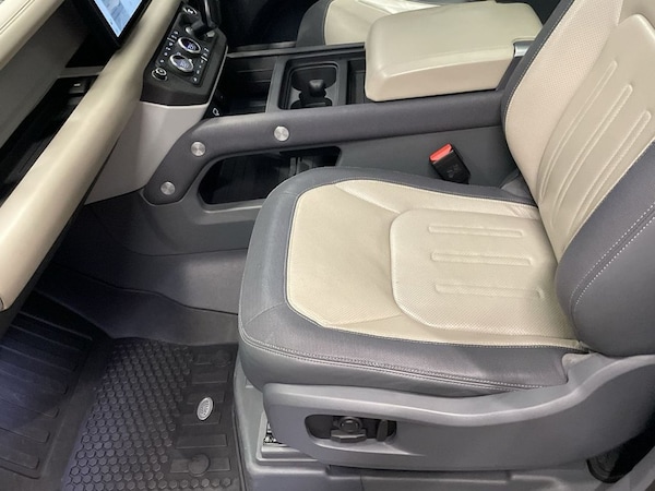 Used Land Rover Defender 90 2021 for sale - 76202920: Photo 17