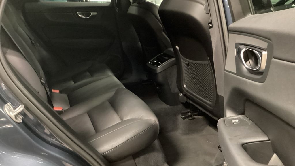 Used Volvo XC60 2022 for sale - 76923733: Photo 8