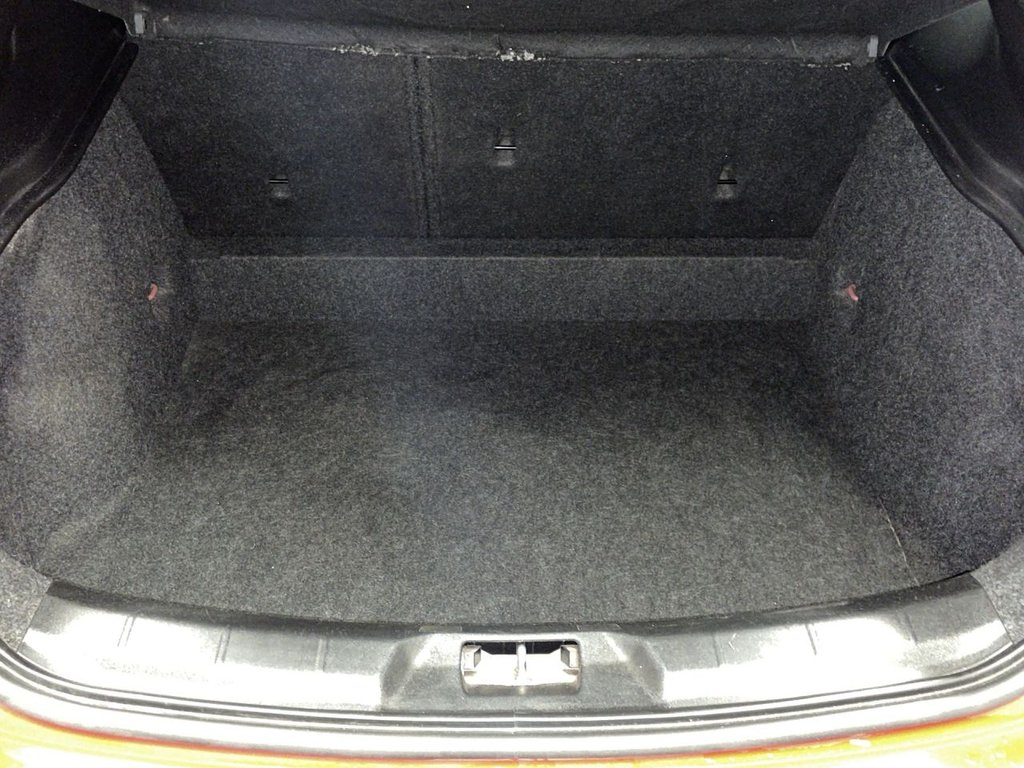 Used Volvo V40 2017 for sale - 76132352: Photo 13