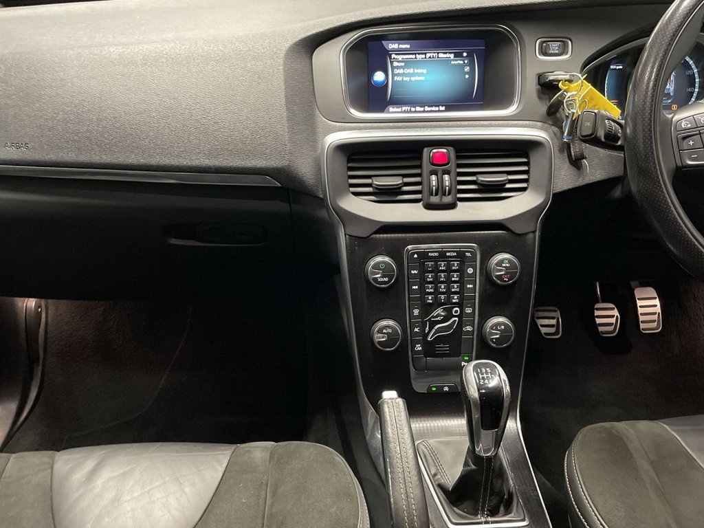 Used Volvo V40 2017 for sale - 76132352: Photo 16