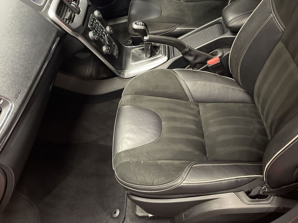 Used Volvo V40 2017 for sale - 76132352: Photo 17