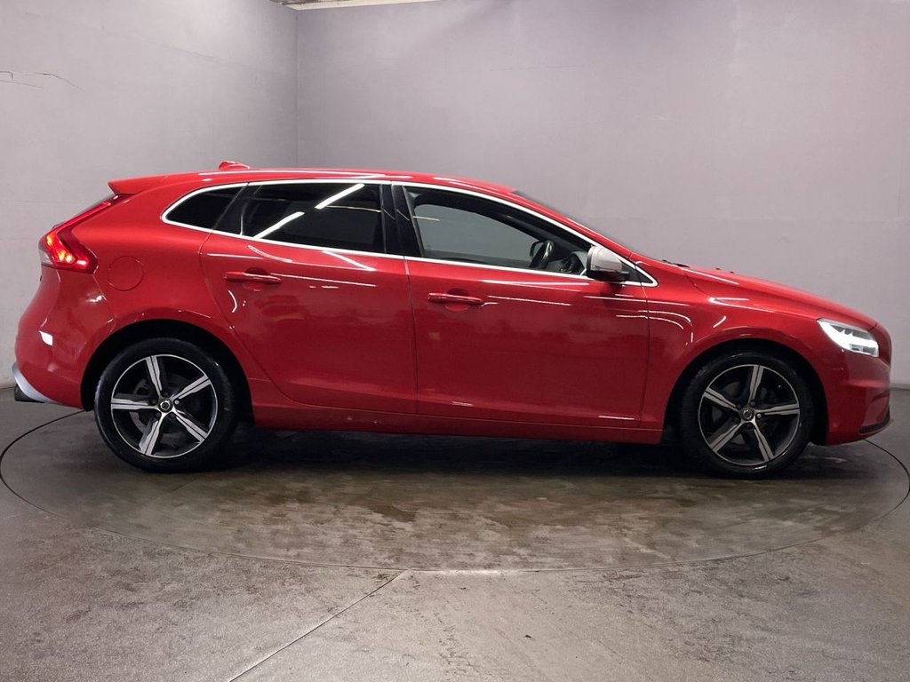 Used Volvo V40 2017 for sale - 76132352: Photo 9
