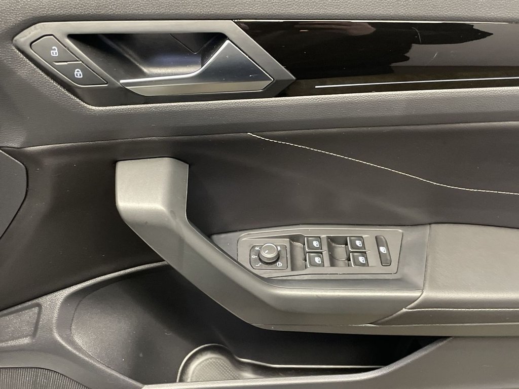 Used Volkswagen T-Roc 2023 for sale - 76367841: Photo 25