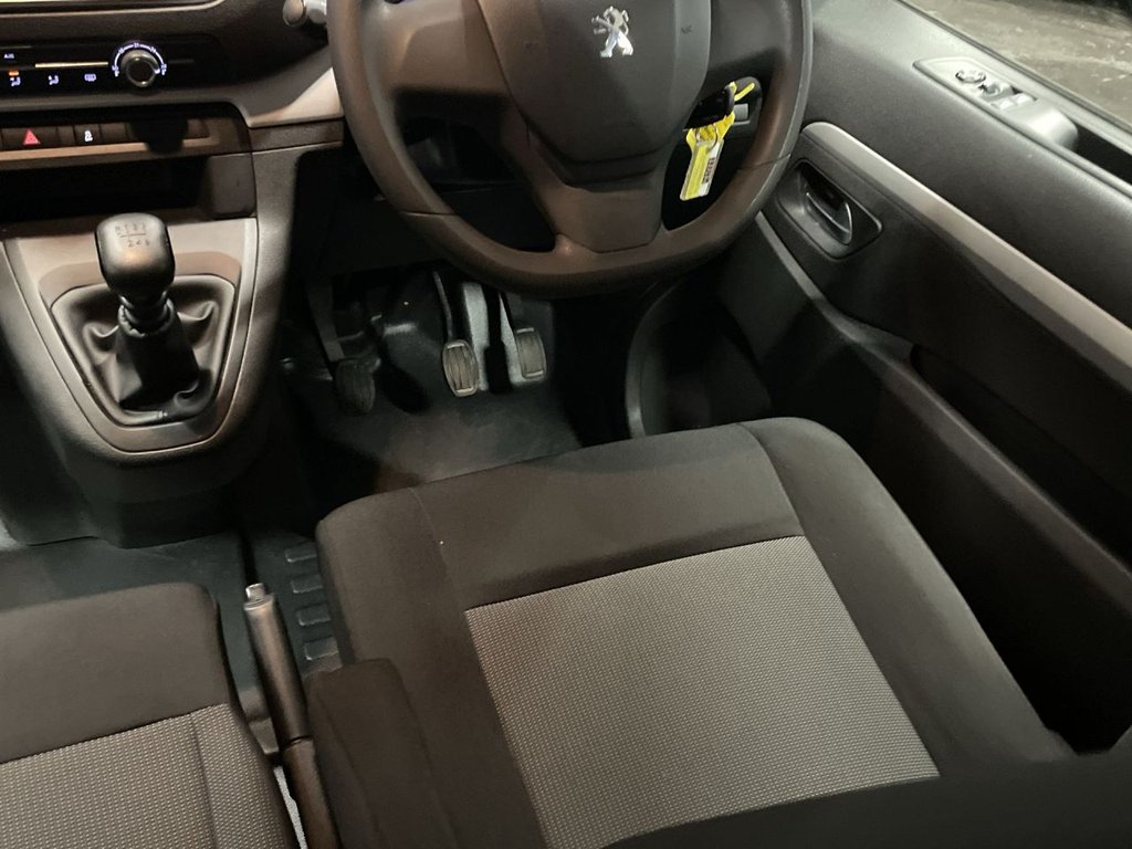 Used Peugeot Traveller 2017 for sale - 77287972: Photo 15
