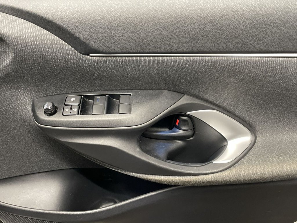 Used Toyota Yaris Cross 2022 for sale - 76841527: Photo 23