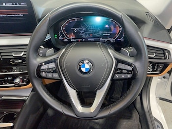 Used BMW 5 Series 2022 for sale - 77110651: Photo