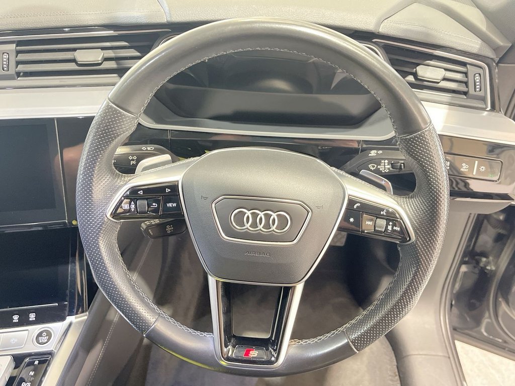 Used Audi e-tron 2021 for sale - 76617239: Photo 3