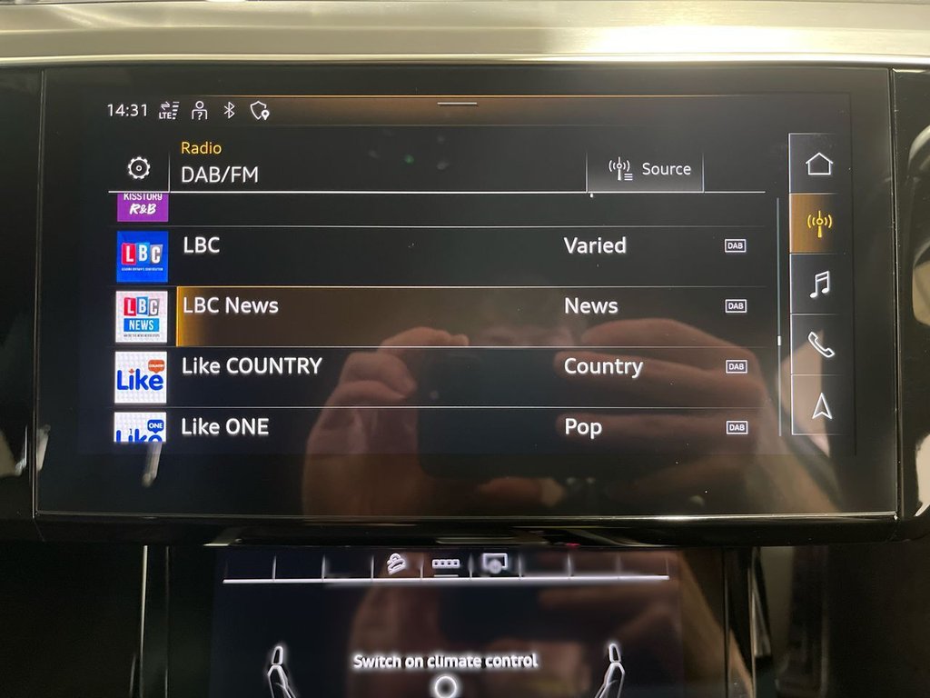 Used Audi e-tron 2021 for sale - 76617239: Photo 4