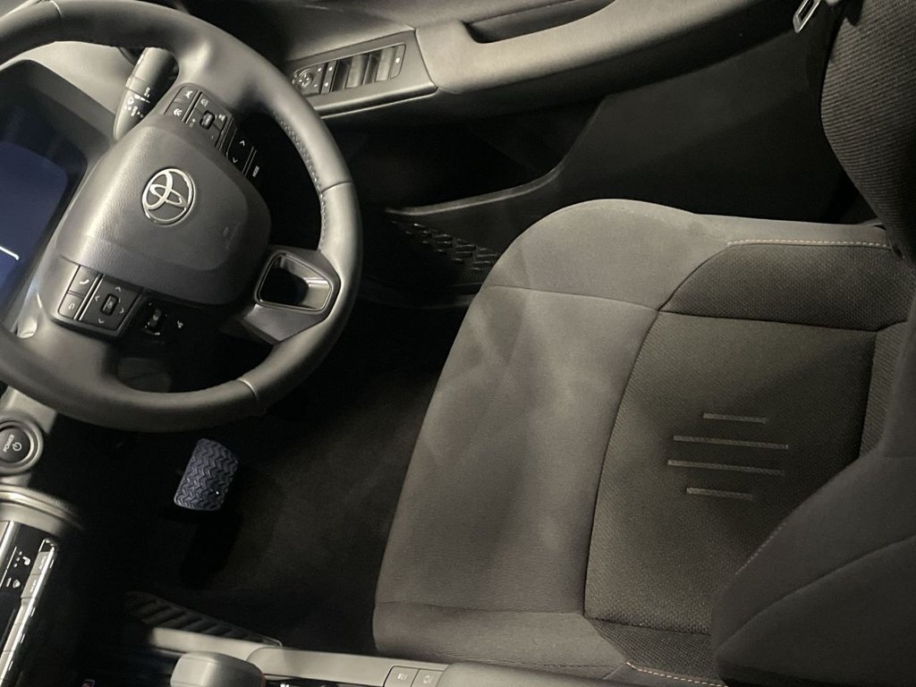 Used Toyota C-HR 2025 for sale - 76509387: Photo 15