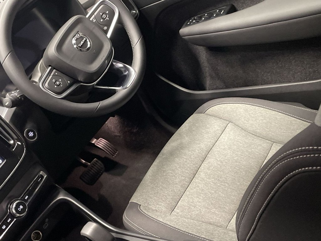 Used Volvo XC40 2023 for sale - 76910327: Photo 15