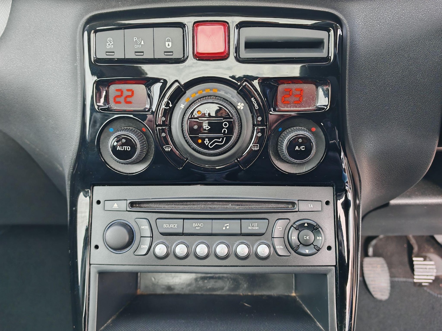 Used Citroen C3 Picasso 2016 for sale - 76832855: Photo 14