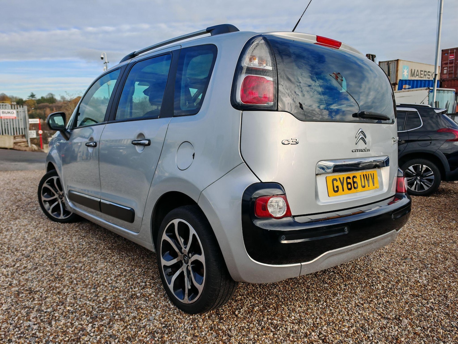 Used Citroen C3 Picasso 2016 for sale - 76832855: Photo 3