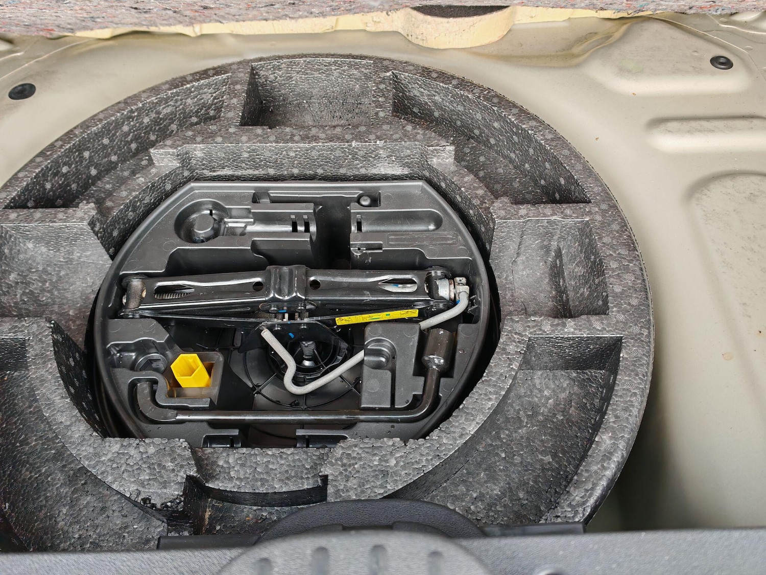 Used Citroen C3 Picasso 2016 for sale - 76832855: Photo 41