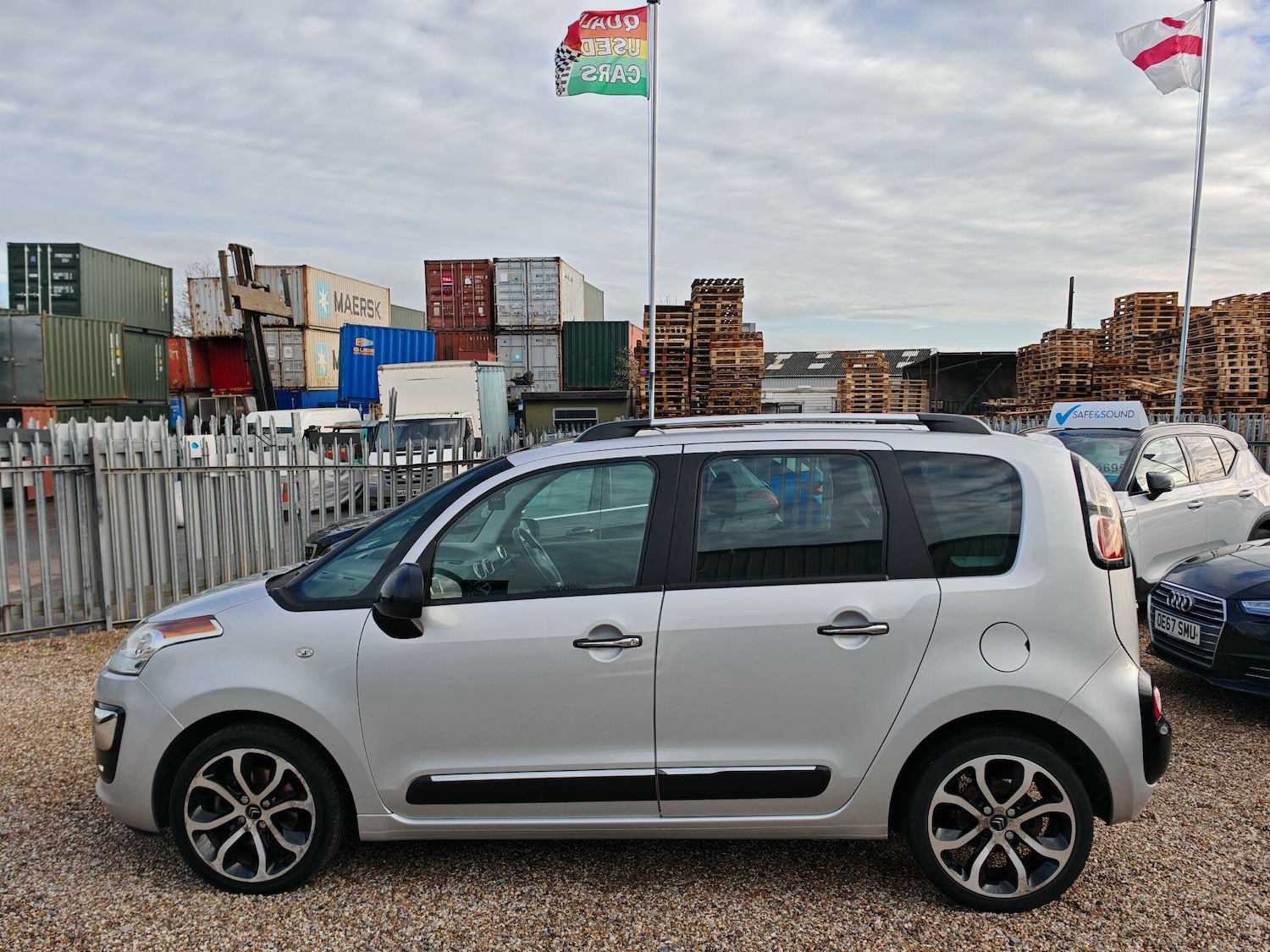 Used Citroen C3 Picasso 2016 for sale - 76832855: Photo 9
