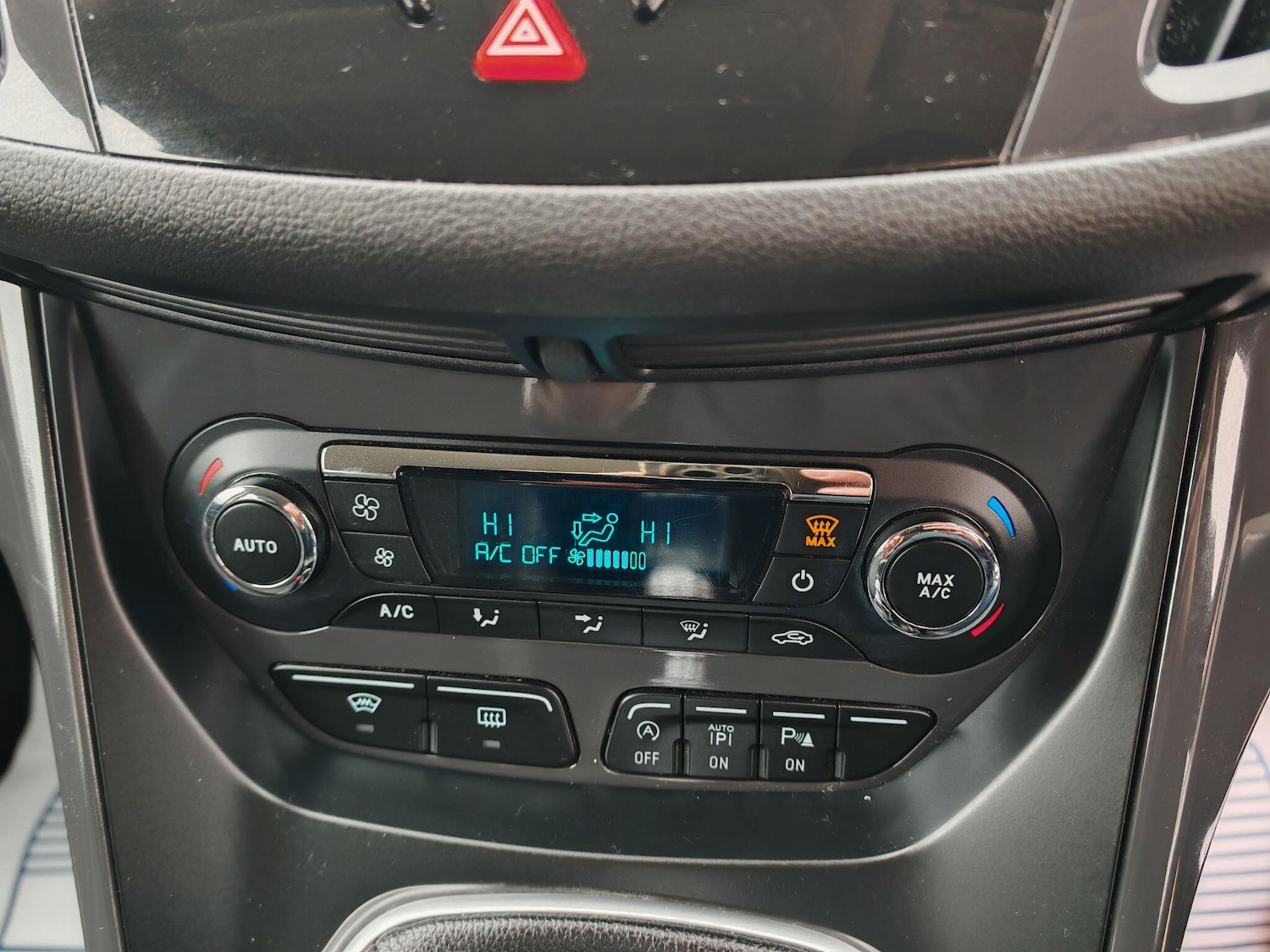 Used Ford Kuga 2015 for sale - 76976821: Photo 20