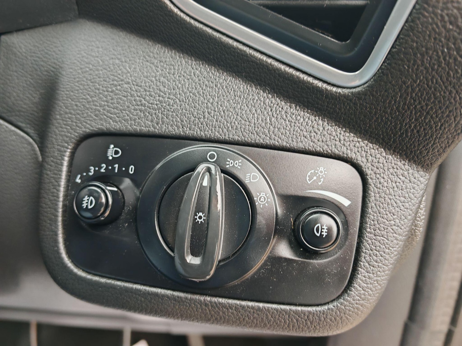 Used Ford Kuga 2015 for sale - 76976821: Photo 23