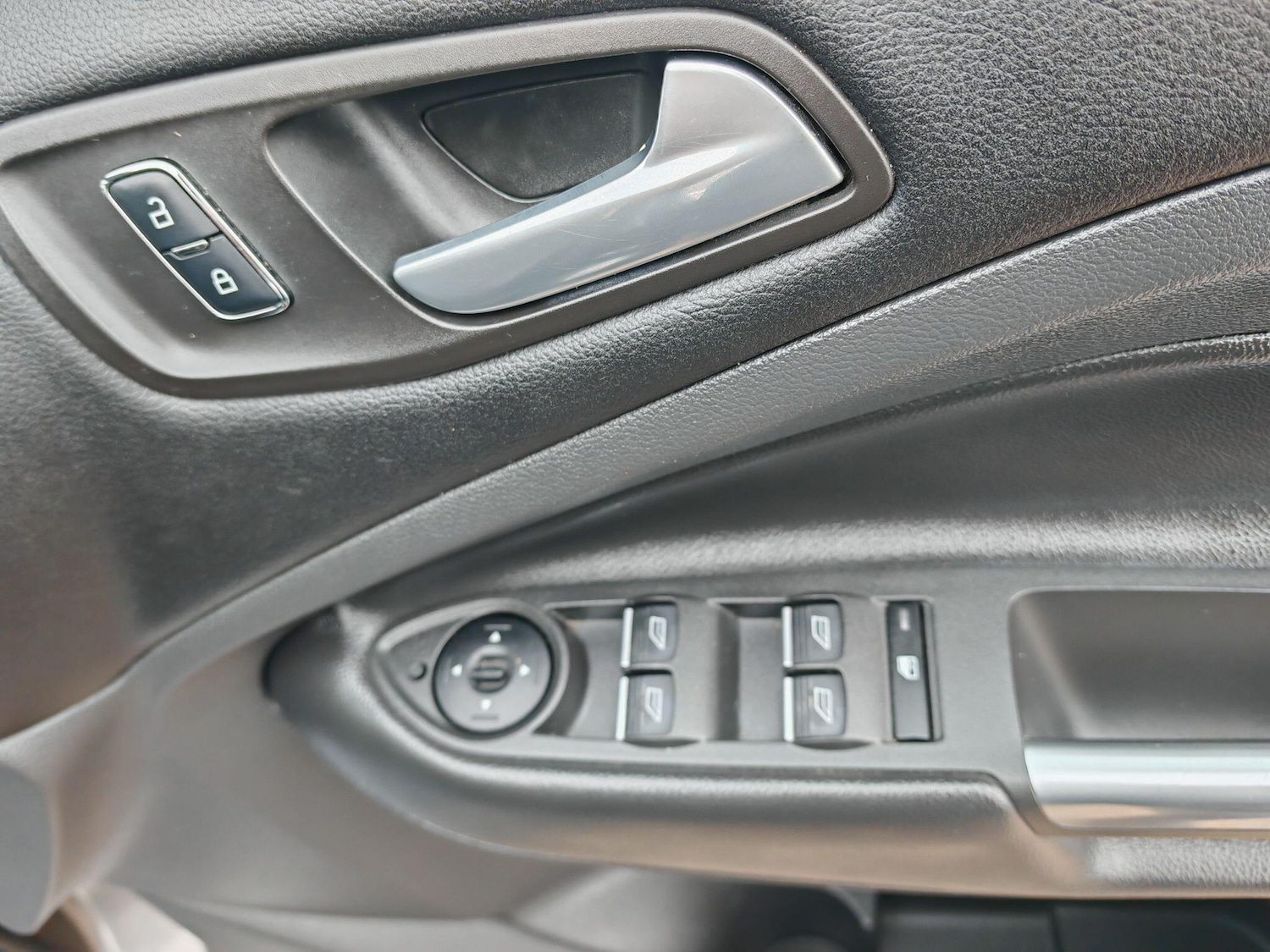 Used Ford Kuga 2015 for sale - 76976821: Photo 26