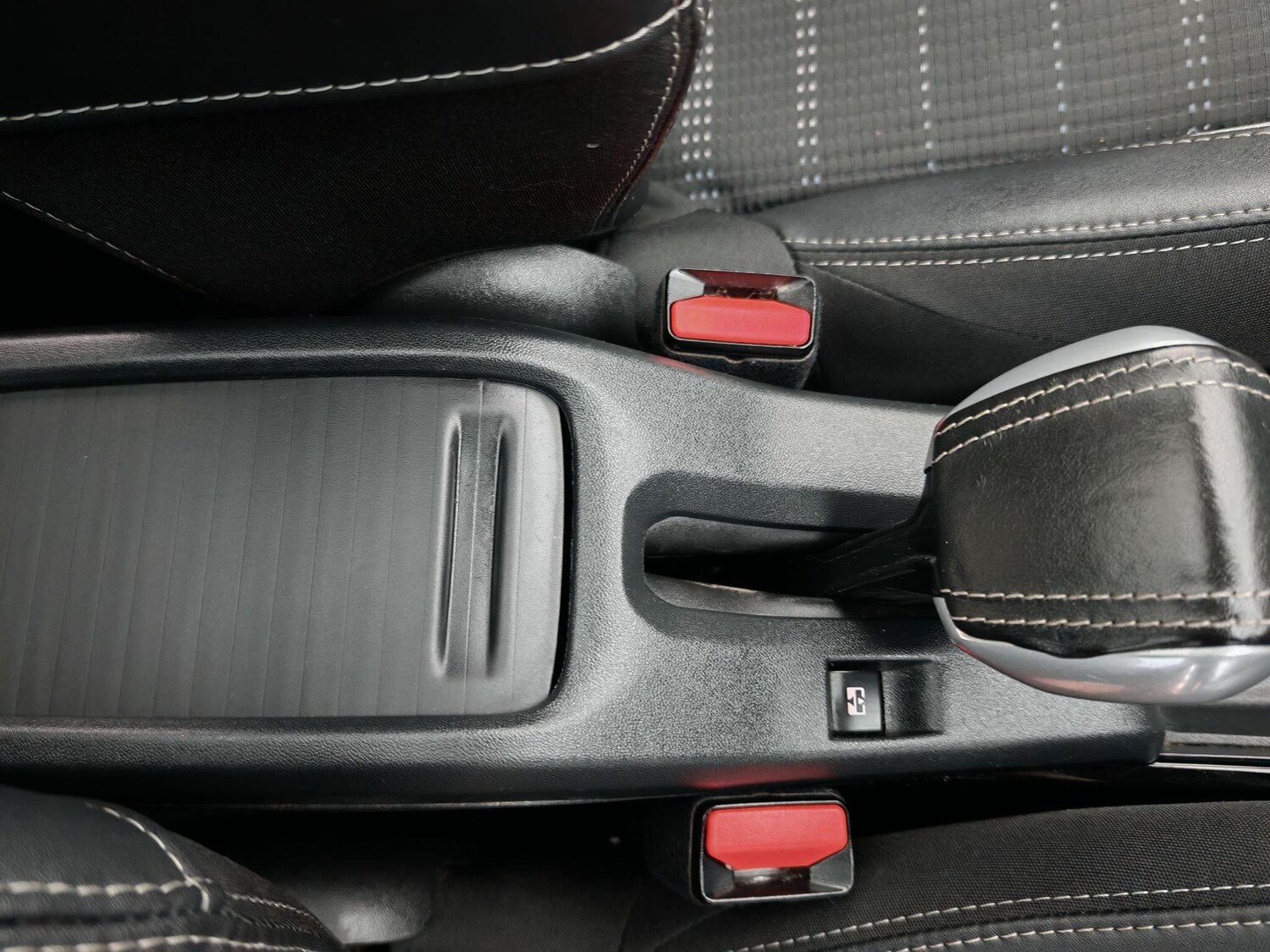 Used Peugeot 2008 2018 for sale - 76953255: Photo 23