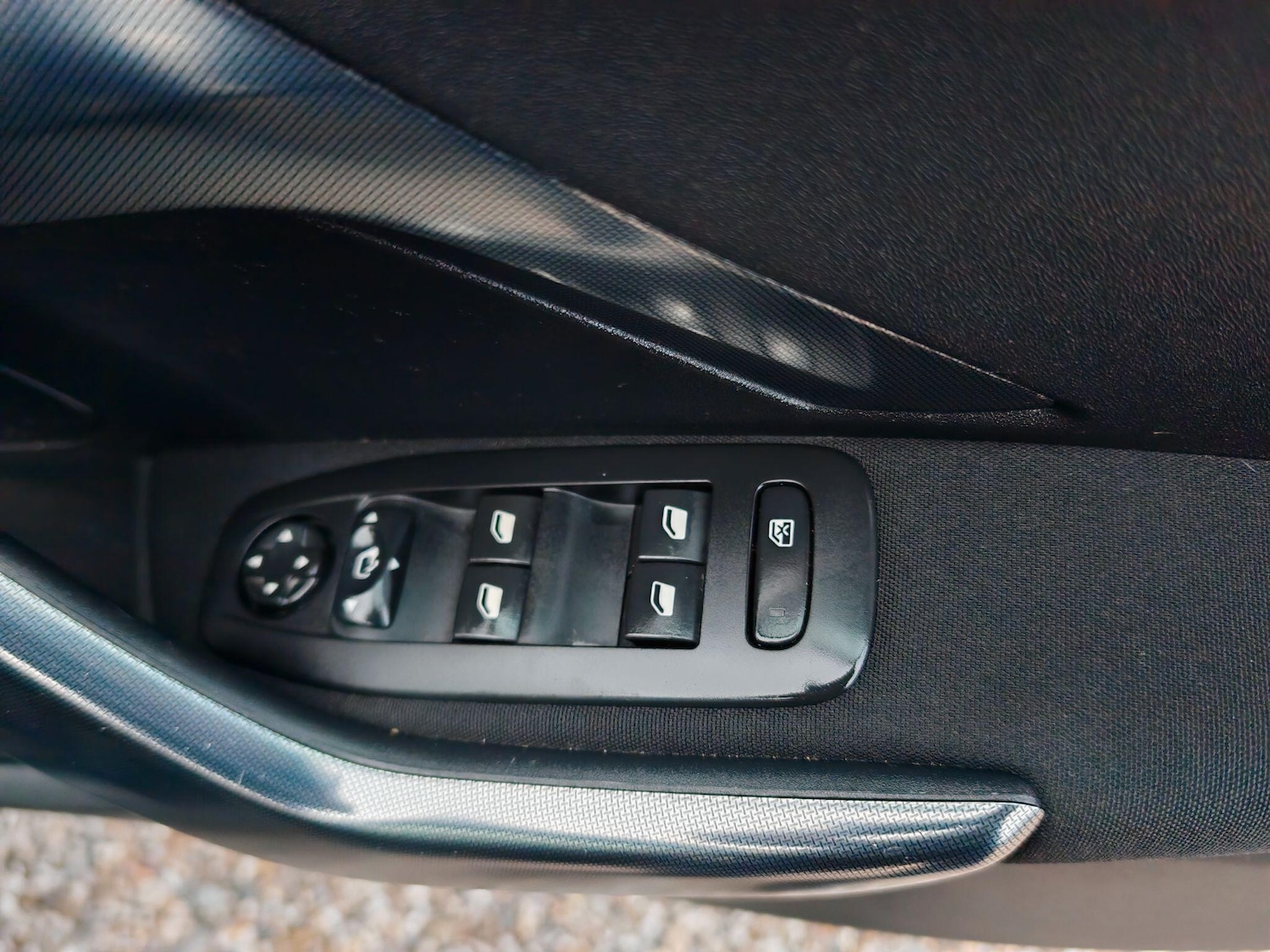 Used Peugeot 2008 2018 for sale - 76953255: Photo 28