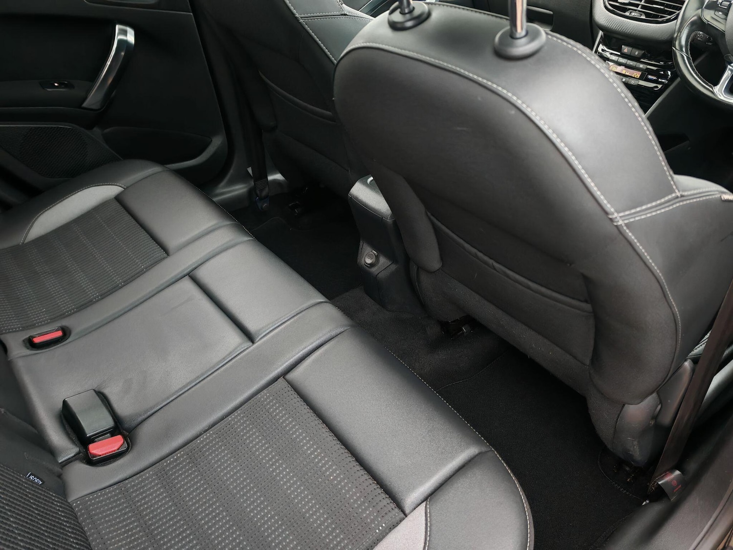 Used Peugeot 2008 2018 for sale - 76953255: Photo 31