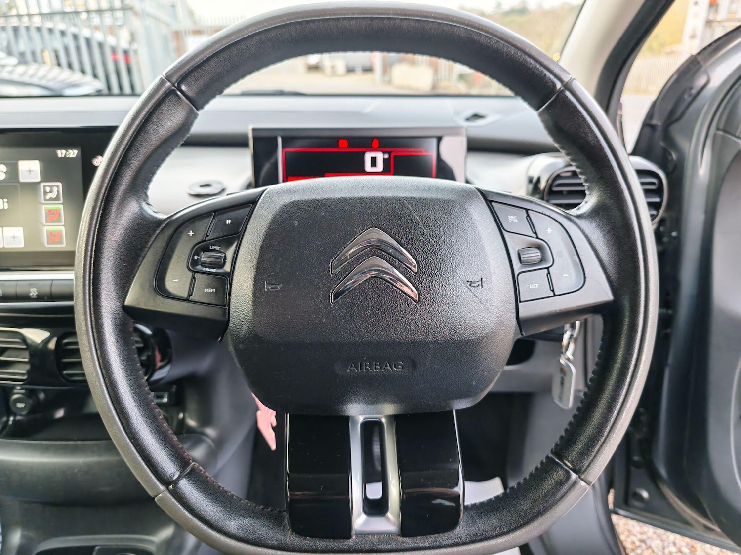 Used Citroen C4 Cactus 2015 for sale - 77969883: Photo 11