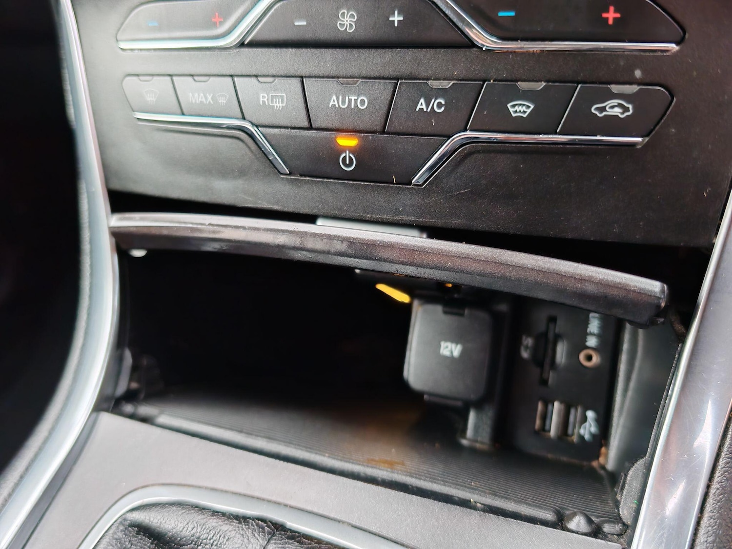 Used Ford S-Max 2015 for sale - 76440803: Photo 19